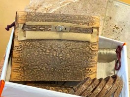 关于马来西亚爱马仕蜥蜴皮包包手工定制视频完整的信息