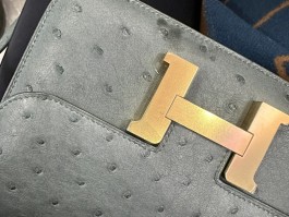 爱马仕鸵鸟皮(爱马仕鸵鸟皮的包限量版)