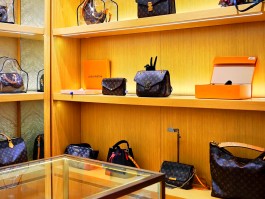 爱马仕包包奢侈品店(爱马仕授权的包包品牌)