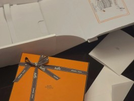 爱马仕包装盒子的蝴蝶结(爱马仕包装盒蝴蝶结打法视频)