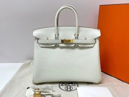 关于爱马仕birkin喜马拉雅钻扣包多少钱的信息