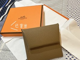 爱马仕二手钱包能卖多少钱(二手爱马仕herbag大概多少钱)