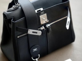 爱马仕手工缝线包包视频(爱马仕手工缝线包包视频大全)