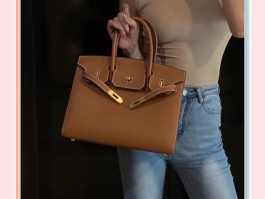 爱马仕铂金鳄鱼皮真假区别(爱马仕鳄鱼皮铂金包真假对比)