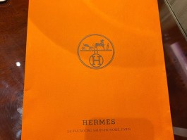 爱马仕包装盒带子怎么系(爱马仕包装盒带子怎么系好看)