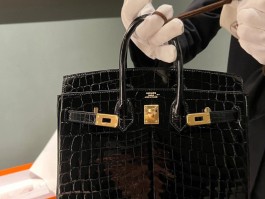 爱马仕的鳄鱼皮是哪个厂商的(爱马仕鳄鱼皮有几种哪一种好)