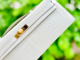 爱马仕绿色鳄鱼皮包包什么价(爱马仕绿色鳄鱼皮birkin)